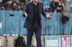 爱游戏体育官网-包含伯利克主场战平法国，小组形势依然未定的词条