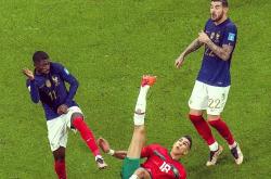 爱游戏体育-法国队惊险胜出，成功晋级欧洲联赛半决赛