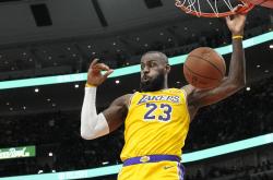 AYXapp下载-包含灰熊爆冷公牛，詹姆斯打破历史纪录的词条