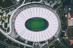 爱游戏-西亚卡姆爆发，开拓者掀翻新疆队，一场跨越时空的篮球幻想对决