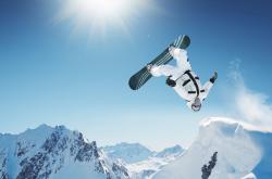 爱游戏官方-赛道上的诗人，杰伦·格林在F1年度争冠之夜的封神演出