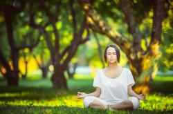 爱游戏娱乐-非洲雄狮的利齿，当喀麦隆的坚韧遇见埃及的星光，基耶萨如何扛起全队的希望