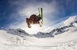 爱游戏在线-双线叙事，英格兰战术铁幕下的比利时困局，与迪马利亚奥运周期关键战的巨星时刻