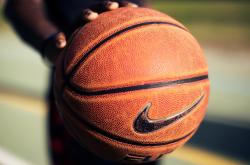 爱游戏APP-新王登基还是格局重塑？辛纳单骑救主，蒙特卡洛力克ATP总决赛的深层启示