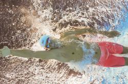 爱游戏体育-深圳队击溃快船，哈登成为关键先生，一场跨越篮球次元的对决