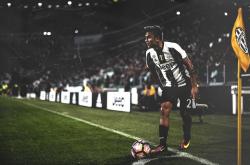 爱游戏体育官网-钢铁防线与致命一击，AC米兰如何用意大利式防守锁死德国，奥利维耶关键战显杀手本色