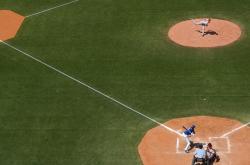 爱游戏官方入口-稳定如钟，约基奇持续输出助灰熊淘汰马刺