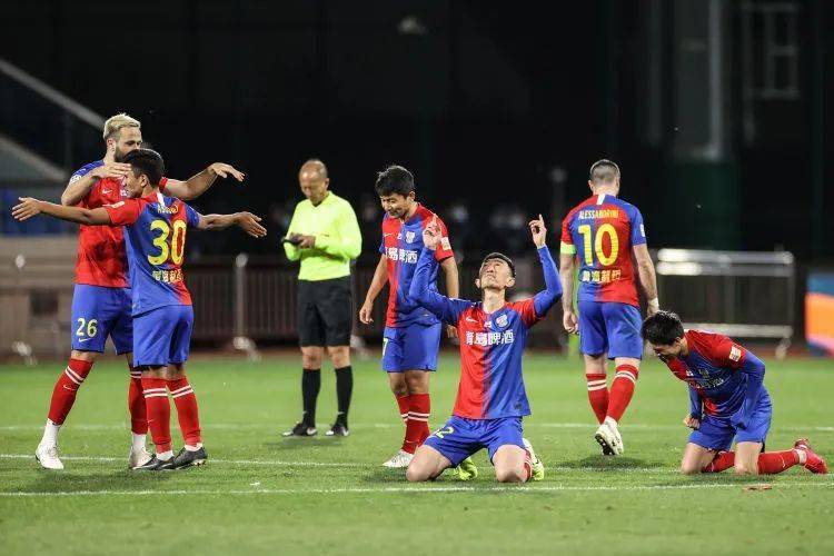 关于罗马前锋献绝杀，帮助球队挽回败局的信息