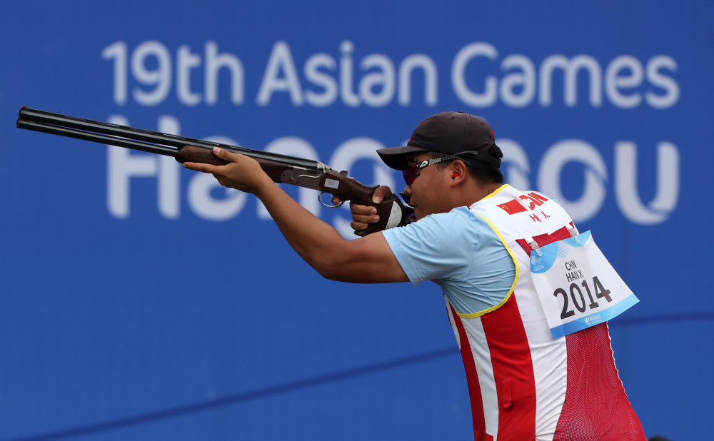 射击男子飞碟双向决赛中国选手夺冠