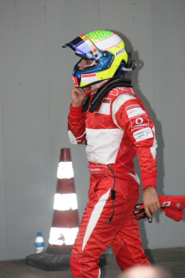 法拉利绝杀梅赛德斯，阿隆索带队取胜