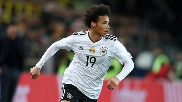 英格兰队横扫德国队，波尔关键制胜