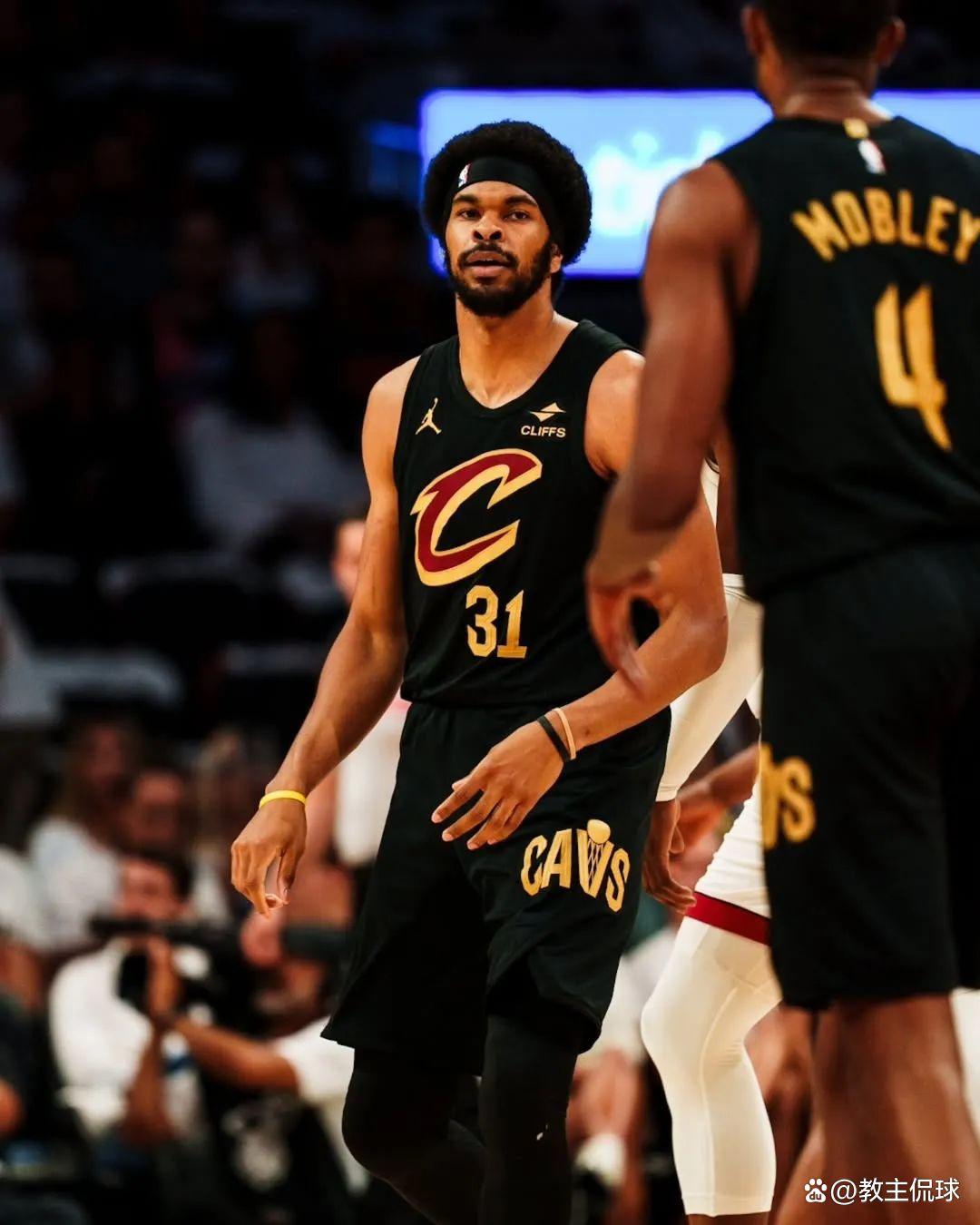 勇士全明星中锋回归，球队士气大涨的简单介绍