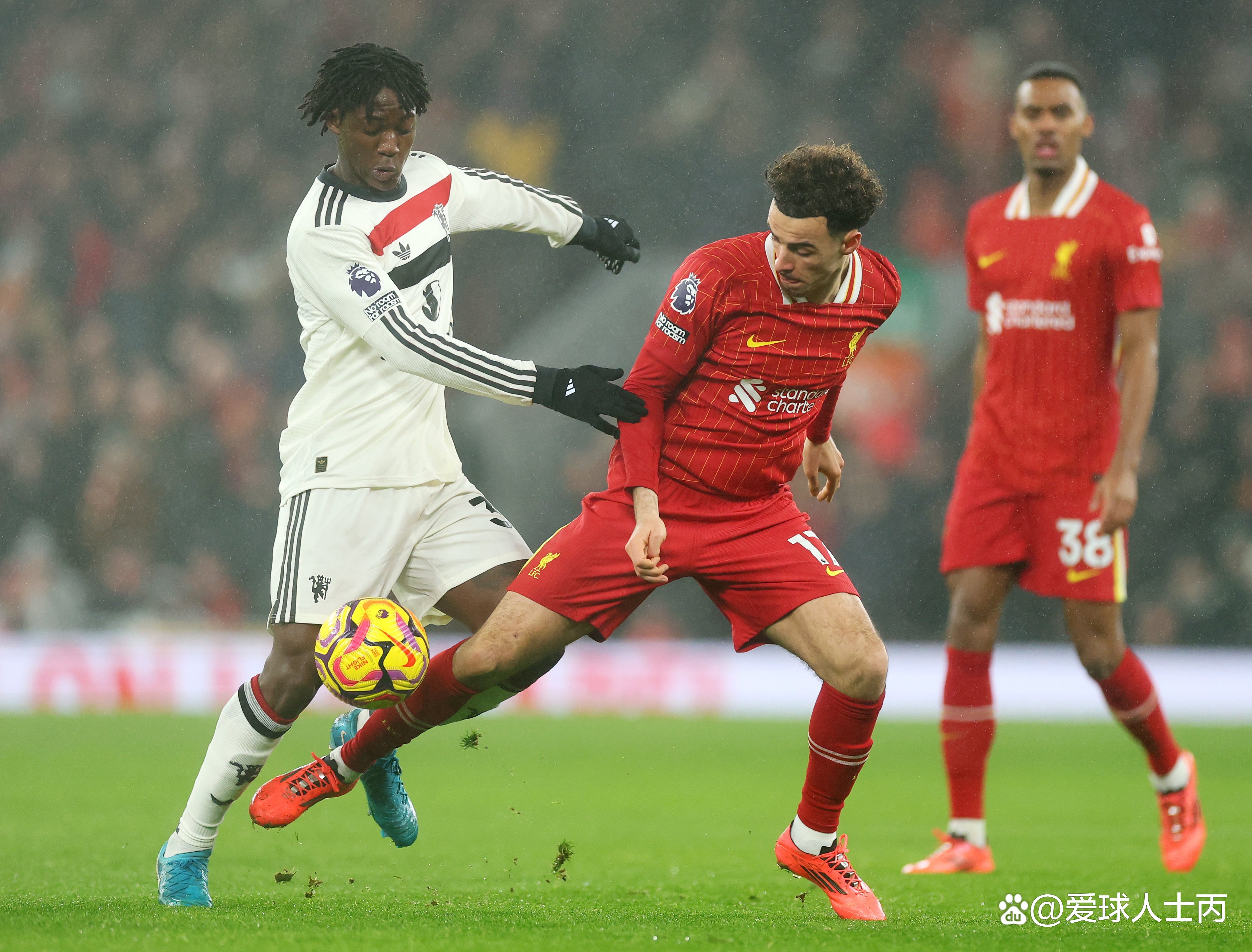 利物浦轻取英格兰，博格巴2惊艳世界