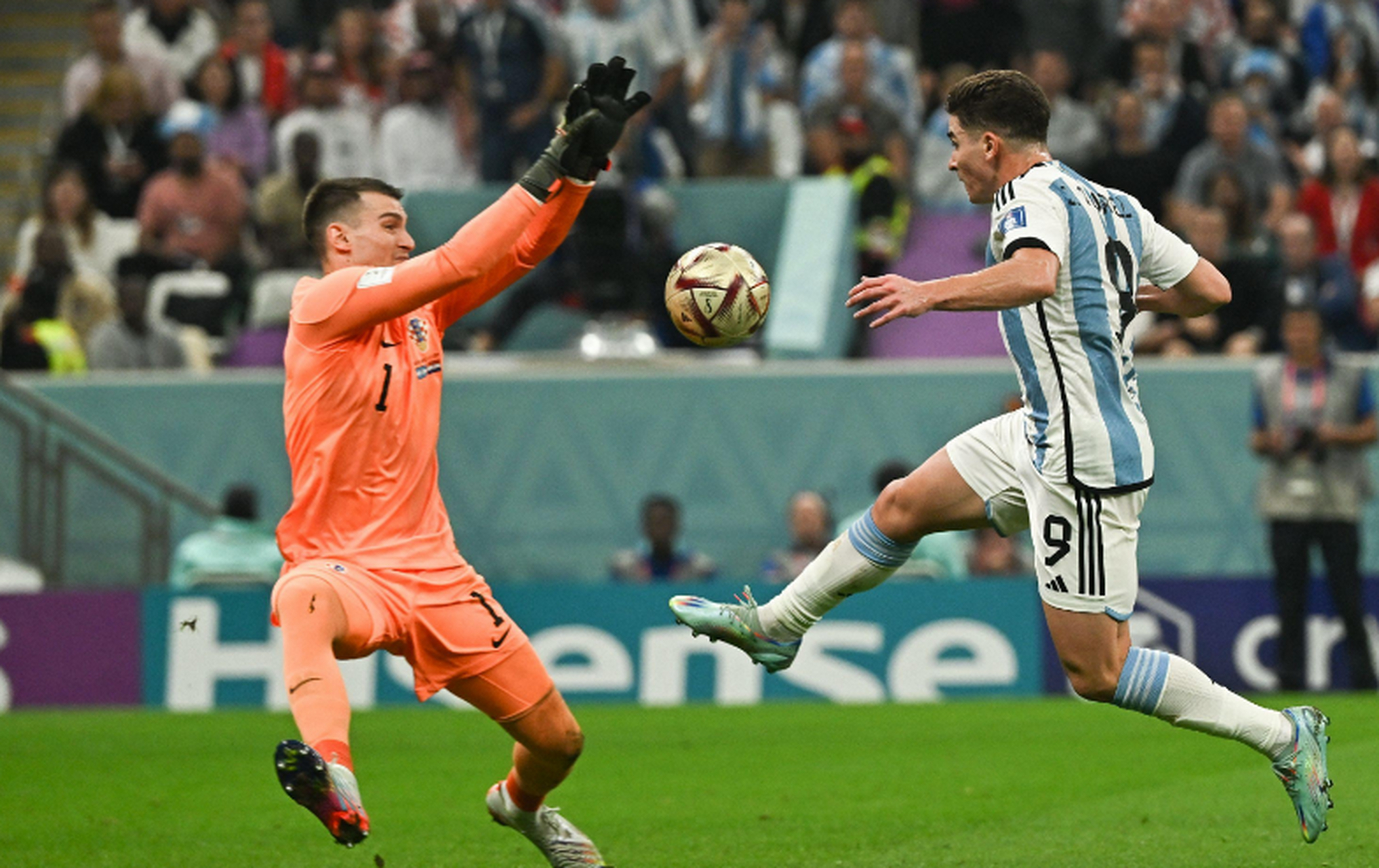 阿根廷鏖战多特蒙德，库尔图瓦状态火热的简单介绍