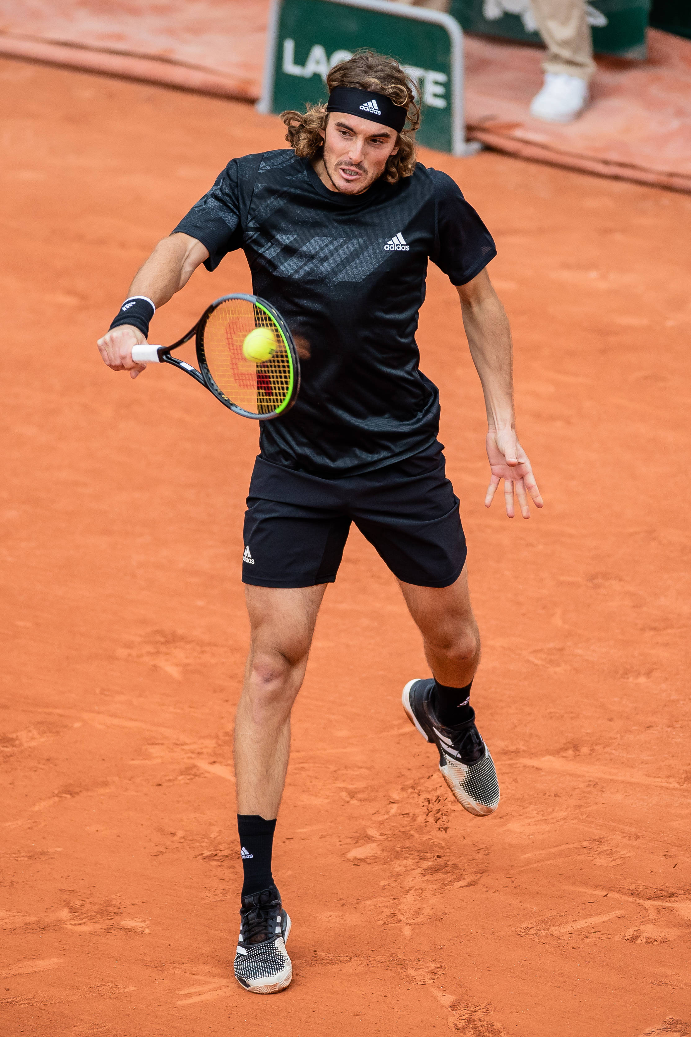 包含英国网球队绝地反击日本网球队，西西帕斯高光表现的词条