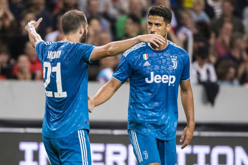 德国碾压AC米兰，苏亚雷斯惊艳四座的简单介绍