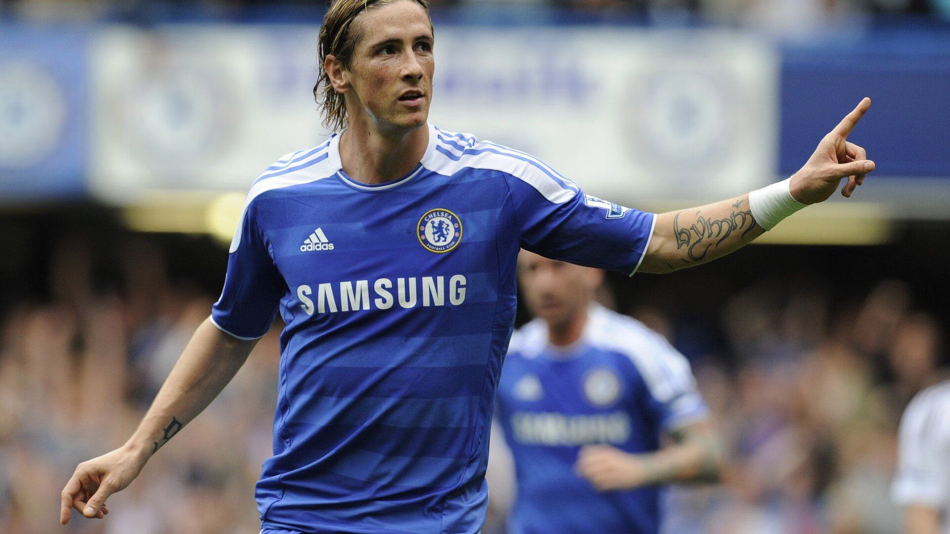 赛道上的权力更迭,佩雷兹统治全场,雷诺逆转法拉利