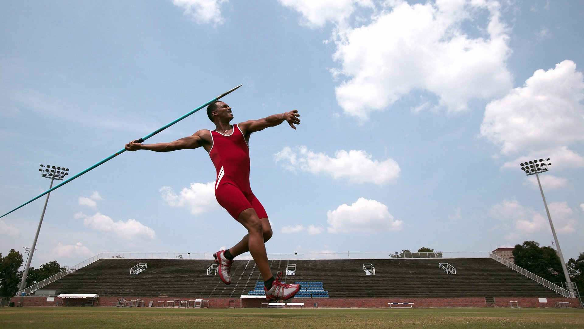 足球与乒乓的时空交响,奥地利队完胜德国队,王皓关键制胜的启示
