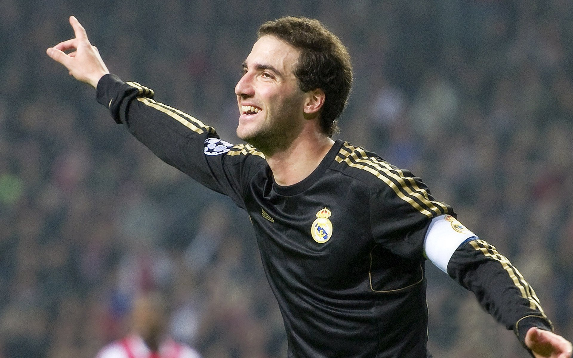 小贾伦主宰攻防两端，骑士强势晋级送活塞出局